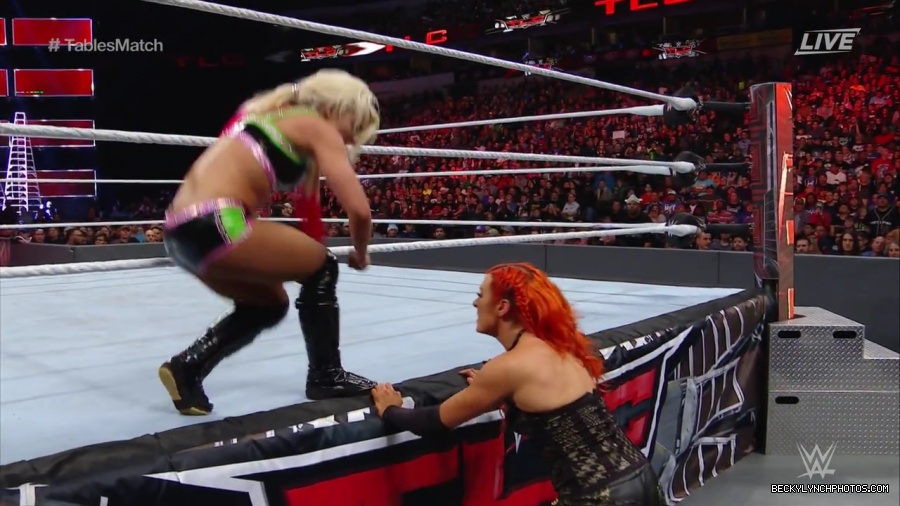 WWE_TLC_2016_PPV_720p_WEB_h264-HEEL_mp40252.jpg