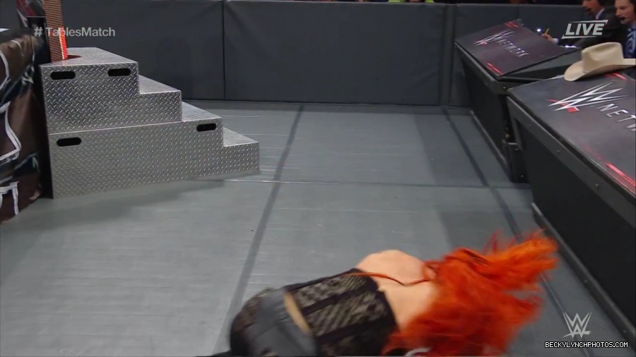 WWE_TLC_2016_PPV_720p_WEB_h264-HEEL_mp40254.jpg