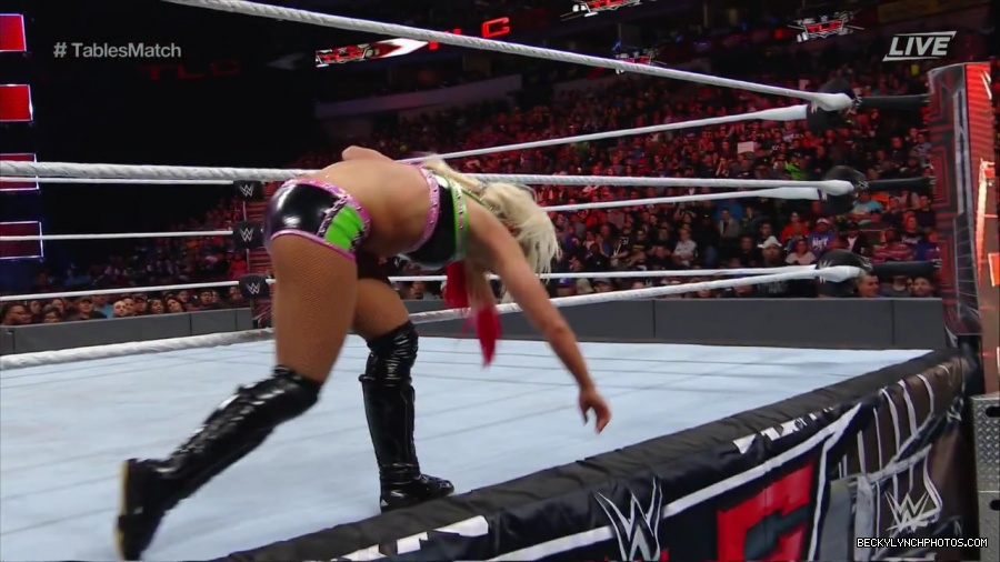 WWE_TLC_2016_PPV_720p_WEB_h264-HEEL_mp40255.jpg