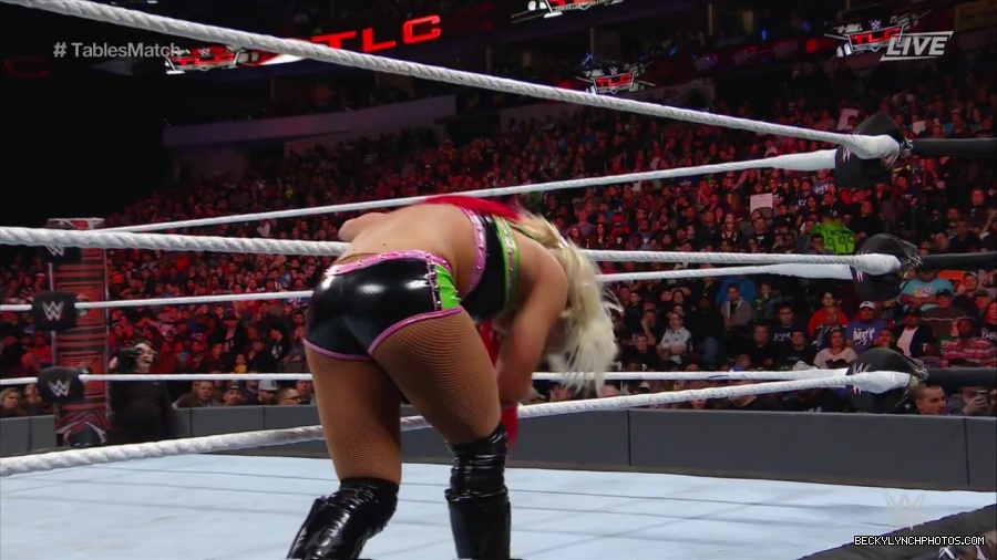 WWE_TLC_2016_PPV_720p_WEB_h264-HEEL_mp40258.jpg