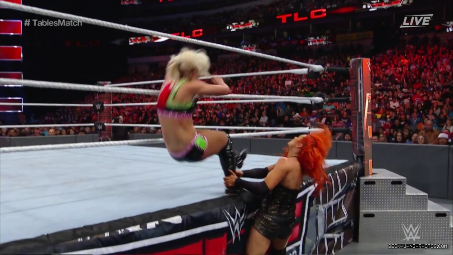 WWE_TLC_2016_PPV_720p_WEB_h264-HEEL_mp40259.jpg