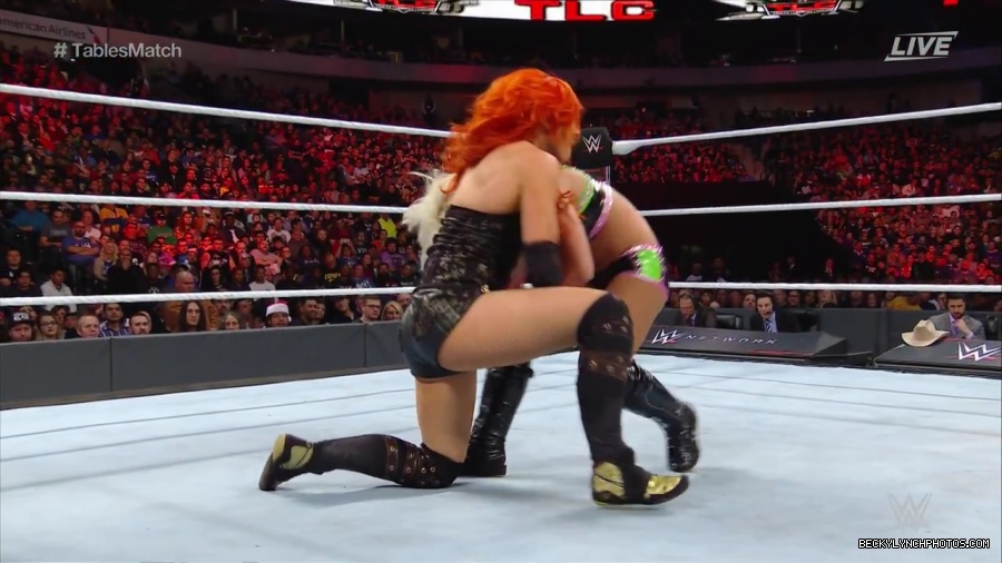WWE_TLC_2016_PPV_720p_WEB_h264-HEEL_mp40280.jpg