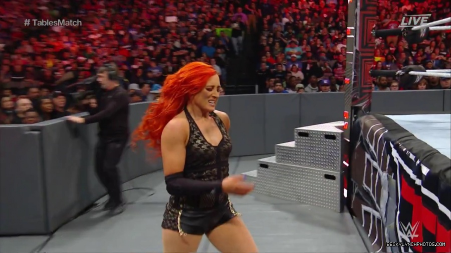 WWE_TLC_2016_PPV_720p_WEB_h264-HEEL_mp40294.jpg
