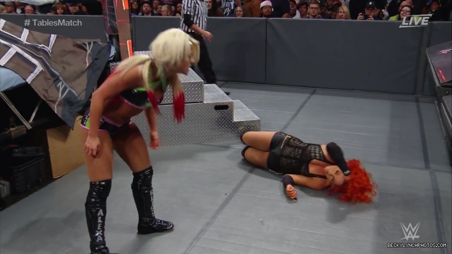 WWE_TLC_2016_PPV_720p_WEB_h264-HEEL_mp40491.jpg