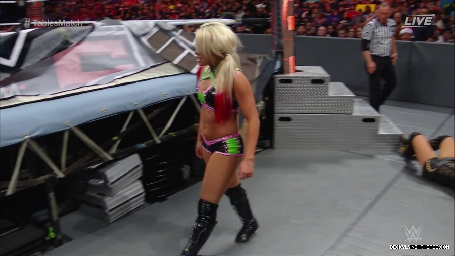 WWE_TLC_2016_PPV_720p_WEB_h264-HEEL_mp40492.jpg