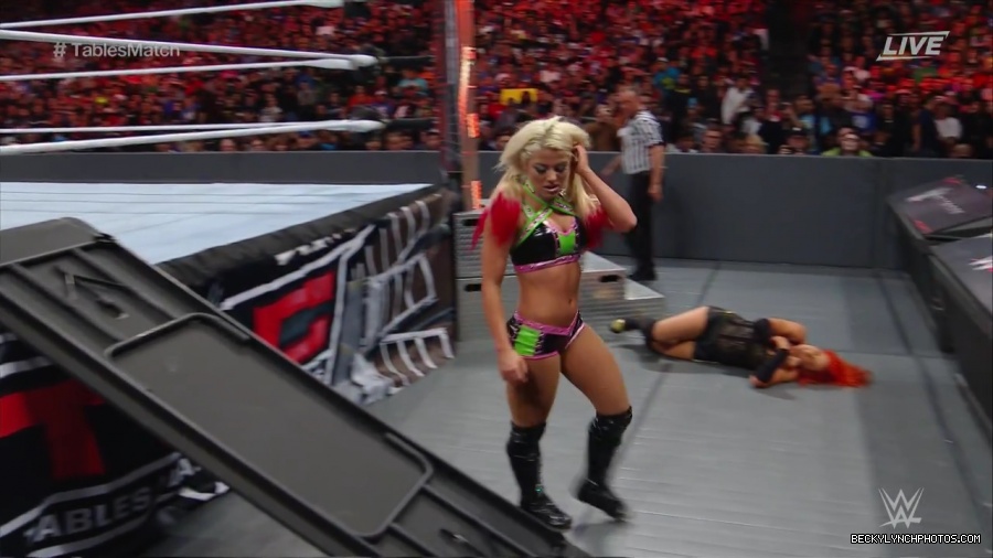WWE_TLC_2016_PPV_720p_WEB_h264-HEEL_mp40500.jpg