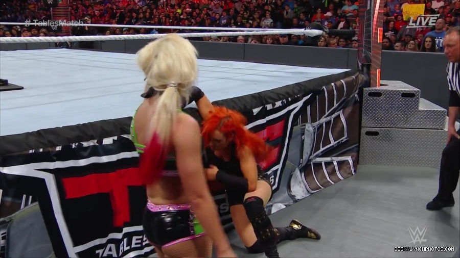 WWE_TLC_2016_PPV_720p_WEB_h264-HEEL_mp40516.jpg