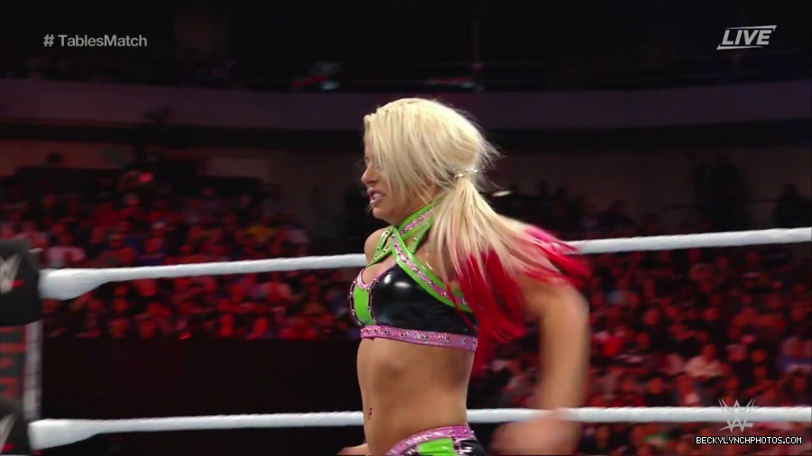WWE_TLC_2016_PPV_720p_WEB_h264-HEEL_mp40525.jpg