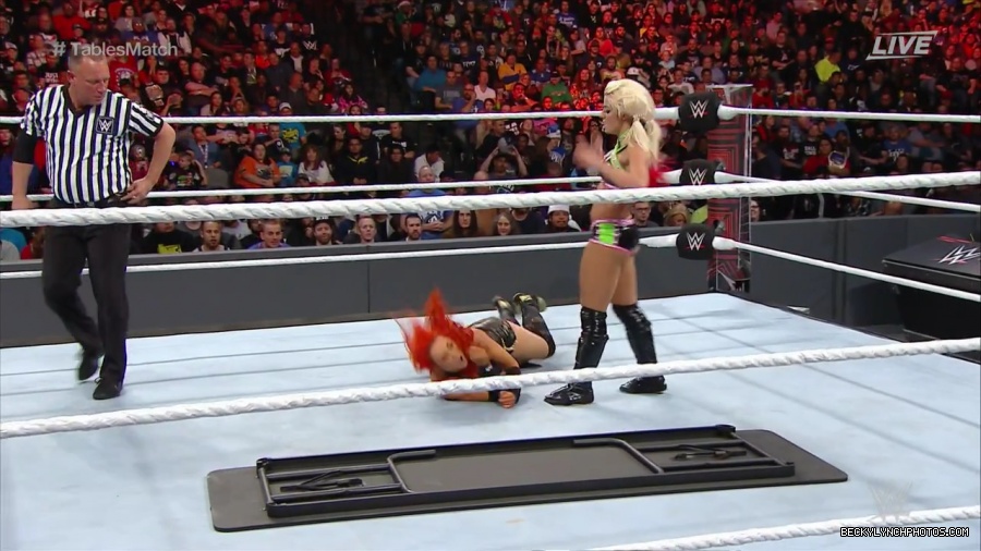 WWE_TLC_2016_PPV_720p_WEB_h264-HEEL_mp40526.jpg