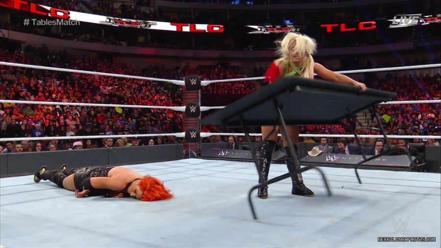 WWE_TLC_2016_PPV_720p_WEB_h264-HEEL_mp40546.jpg