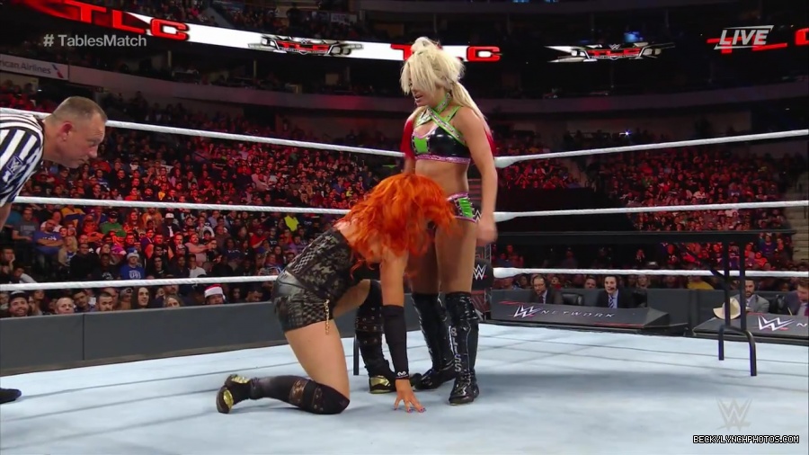 WWE_TLC_2016_PPV_720p_WEB_h264-HEEL_mp40562.jpg