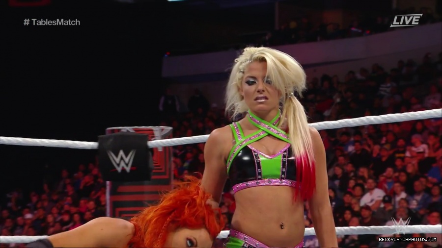 WWE_TLC_2016_PPV_720p_WEB_h264-HEEL_mp40596.jpg