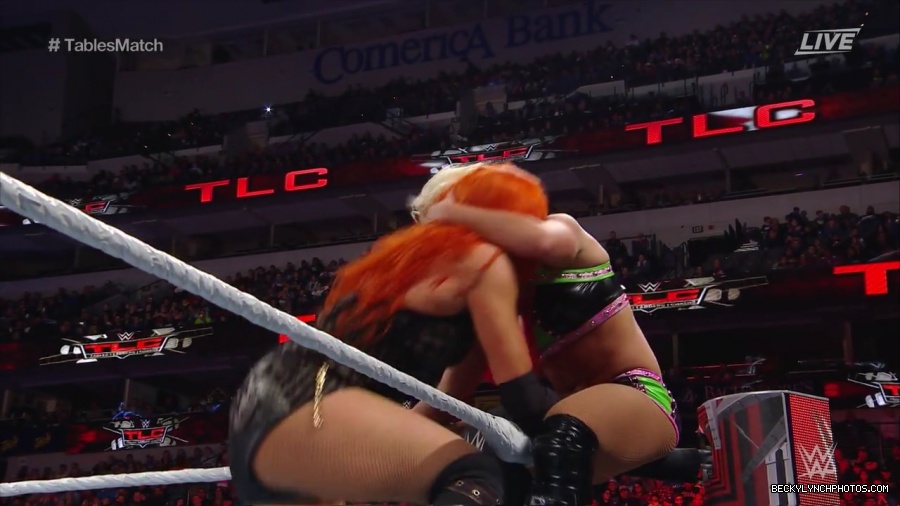 WWE_TLC_2016_PPV_720p_WEB_h264-HEEL_mp40634.jpg