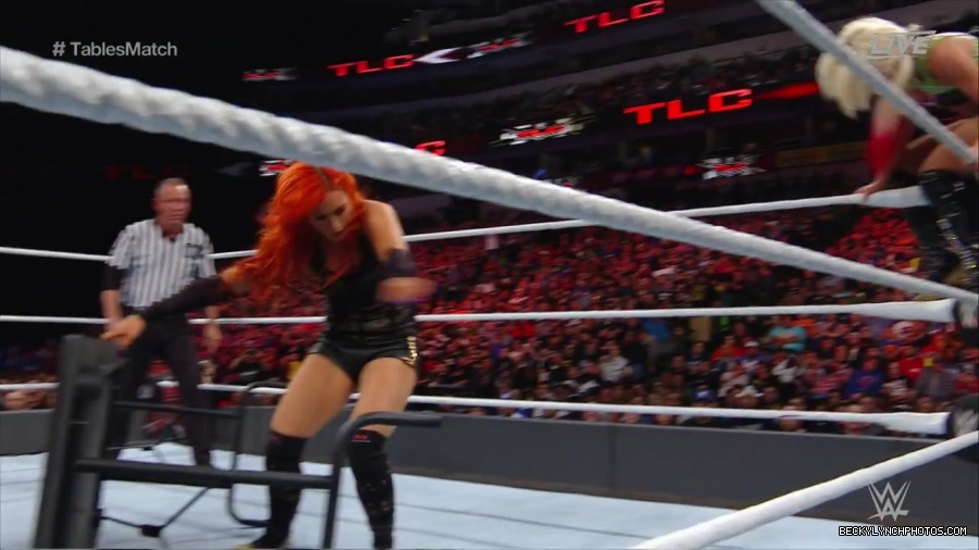 WWE_TLC_2016_PPV_720p_WEB_h264-HEEL_mp40652.jpg