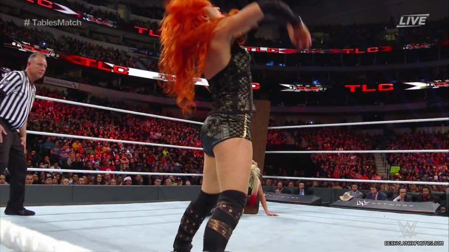 WWE_TLC_2016_PPV_720p_WEB_h264-HEEL_mp40728.jpg