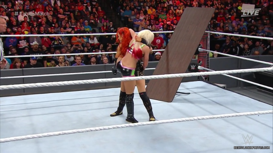 WWE_TLC_2016_PPV_720p_WEB_h264-HEEL_mp40740.jpg