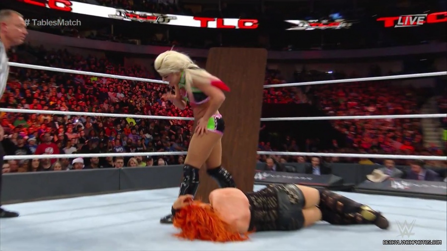 WWE_TLC_2016_PPV_720p_WEB_h264-HEEL_mp40747.jpg