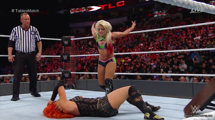 WWE_TLC_2016_PPV_720p_WEB_h264-HEEL_mp40767.jpg