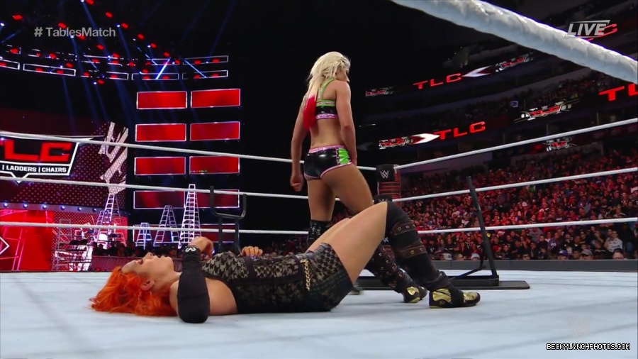 WWE_TLC_2016_PPV_720p_WEB_h264-HEEL_mp40801.jpg