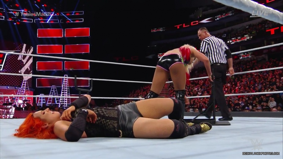 WWE_TLC_2016_PPV_720p_WEB_h264-HEEL_mp40803.jpg