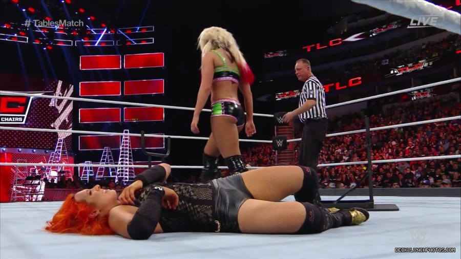 WWE_TLC_2016_PPV_720p_WEB_h264-HEEL_mp40804.jpg