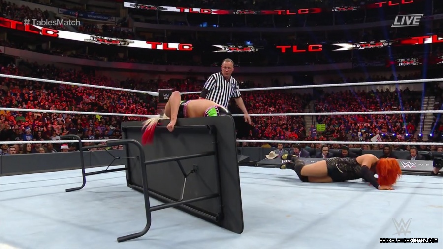 WWE_TLC_2016_PPV_720p_WEB_h264-HEEL_mp40809.jpg