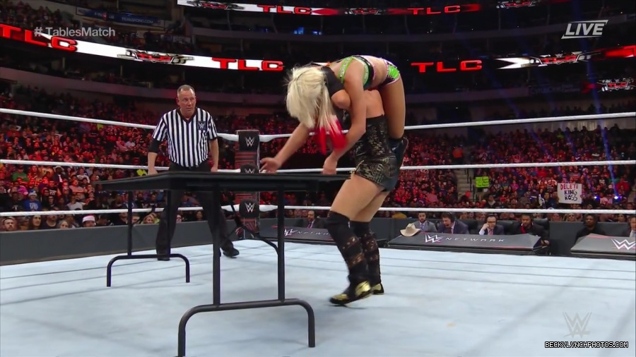 WWE_TLC_2016_PPV_720p_WEB_h264-HEEL_mp40826.jpg