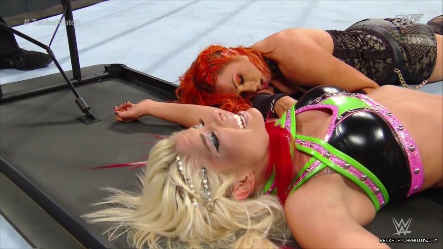 WWE_TLC_2016_PPV_720p_WEB_h264-HEEL_mp40842.jpg
