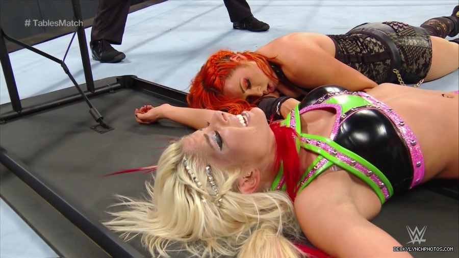 WWE_TLC_2016_PPV_720p_WEB_h264-HEEL_mp40845.jpg