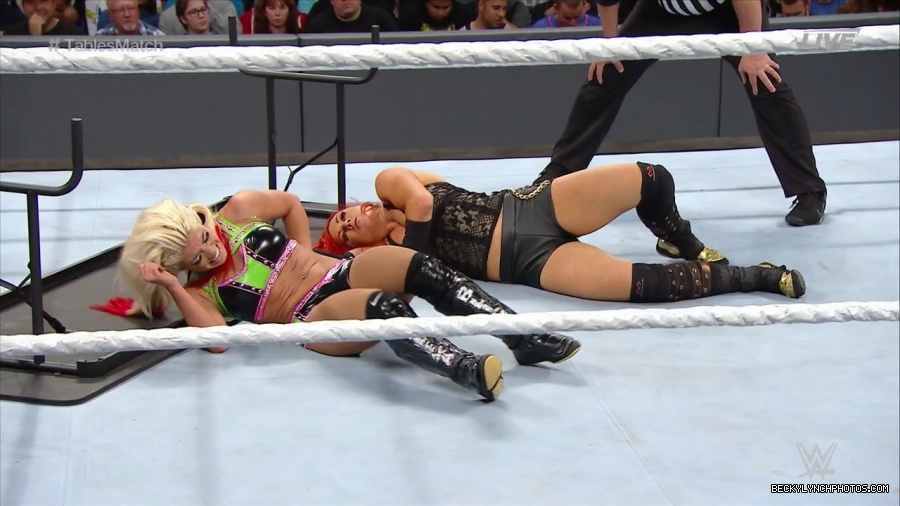 WWE_TLC_2016_PPV_720p_WEB_h264-HEEL_mp40861.jpg