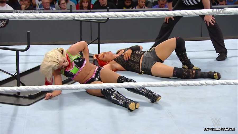 WWE_TLC_2016_PPV_720p_WEB_h264-HEEL_mp40862.jpg