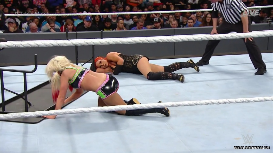 WWE_TLC_2016_PPV_720p_WEB_h264-HEEL_mp40871.jpg