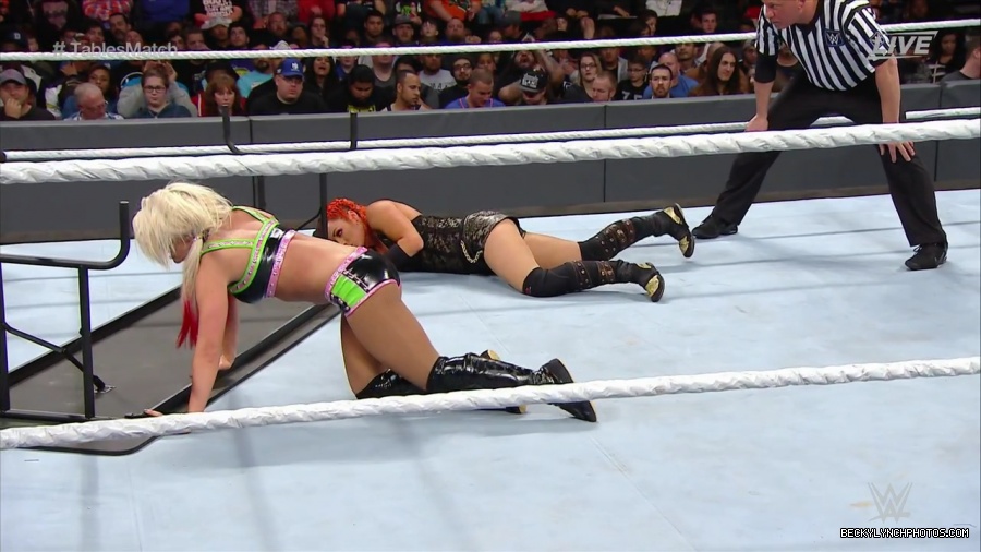 WWE_TLC_2016_PPV_720p_WEB_h264-HEEL_mp40872.jpg