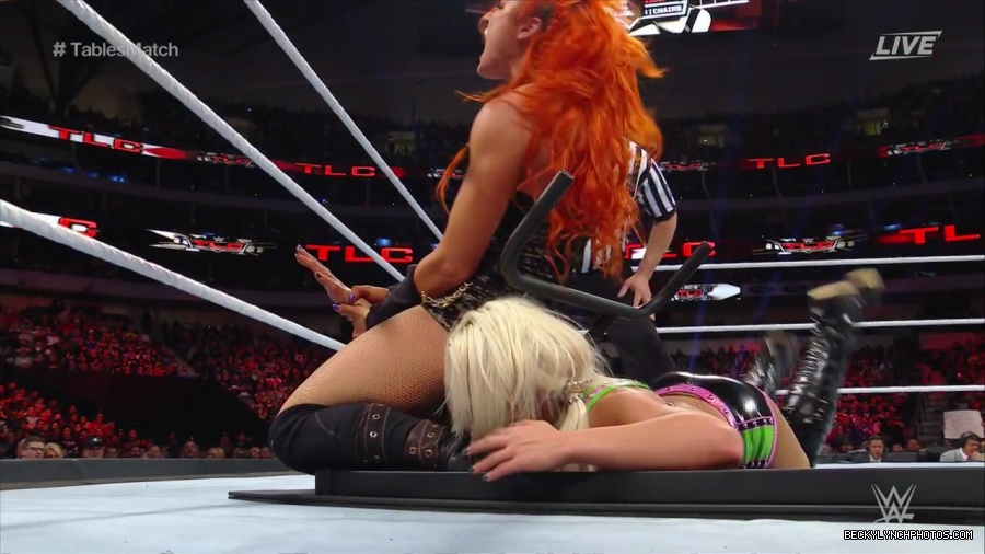 WWE_TLC_2016_PPV_720p_WEB_h264-HEEL_mp40883.jpg