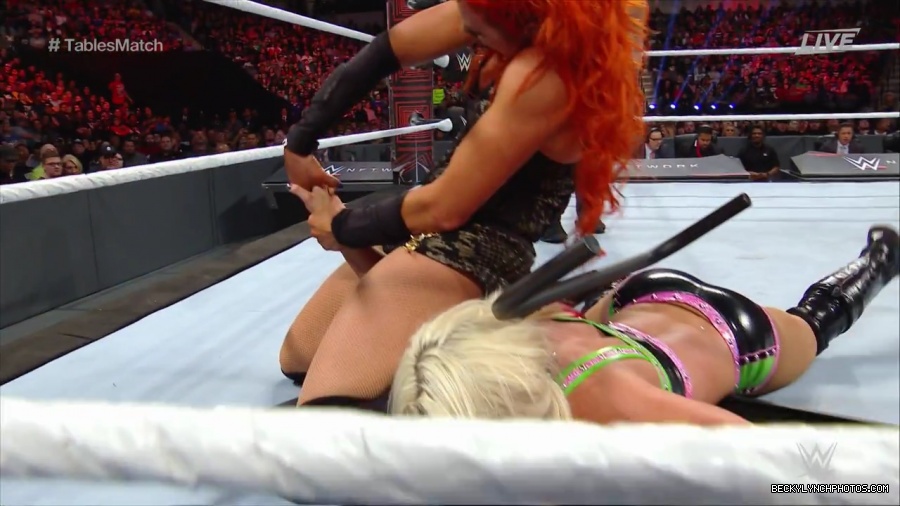 WWE_TLC_2016_PPV_720p_WEB_h264-HEEL_mp40888.jpg