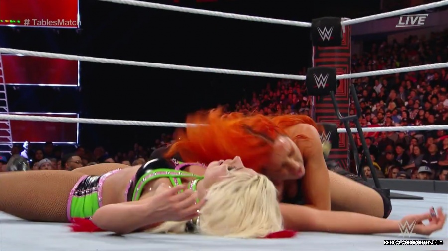 WWE_TLC_2016_PPV_720p_WEB_h264-HEEL_mp40908.jpg