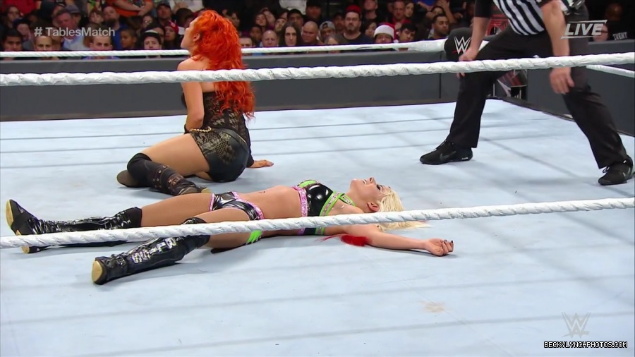 WWE_TLC_2016_PPV_720p_WEB_h264-HEEL_mp40917.jpg