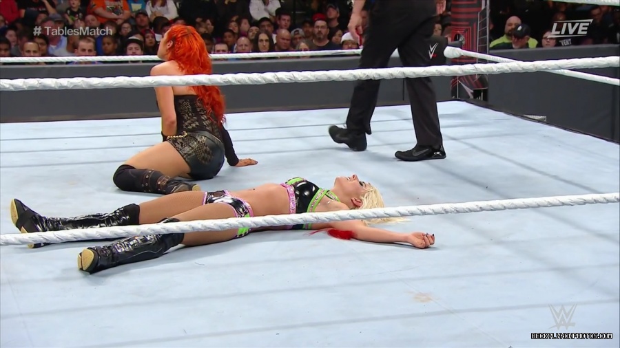 WWE_TLC_2016_PPV_720p_WEB_h264-HEEL_mp40918.jpg