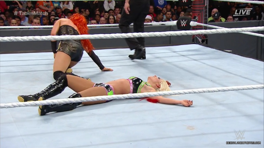 WWE_TLC_2016_PPV_720p_WEB_h264-HEEL_mp40919.jpg