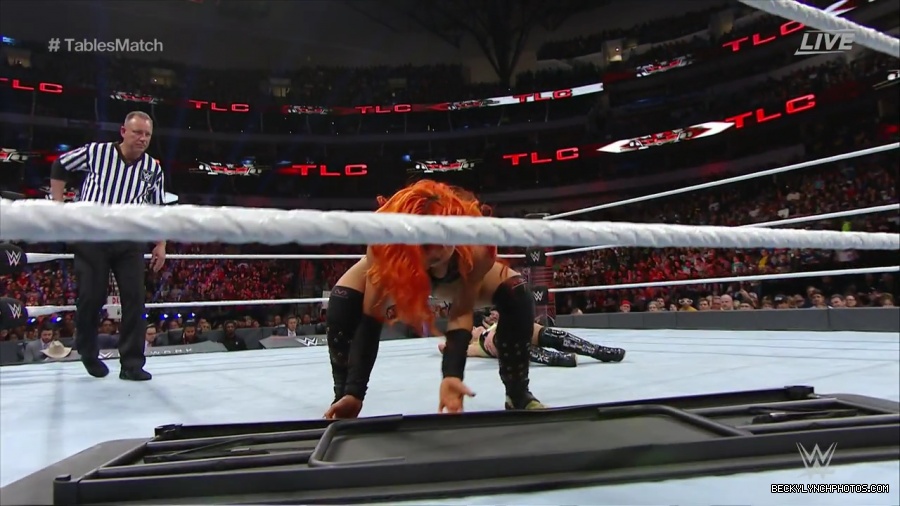 WWE_TLC_2016_PPV_720p_WEB_h264-HEEL_mp40929.jpg