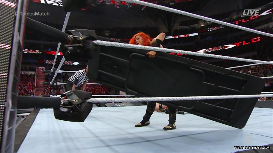 WWE_TLC_2016_PPV_720p_WEB_h264-HEEL_mp40933.jpg