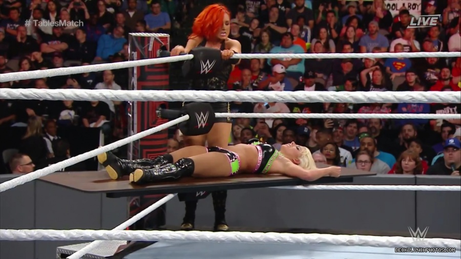 WWE_TLC_2016_PPV_720p_WEB_h264-HEEL_mp40971.jpg
