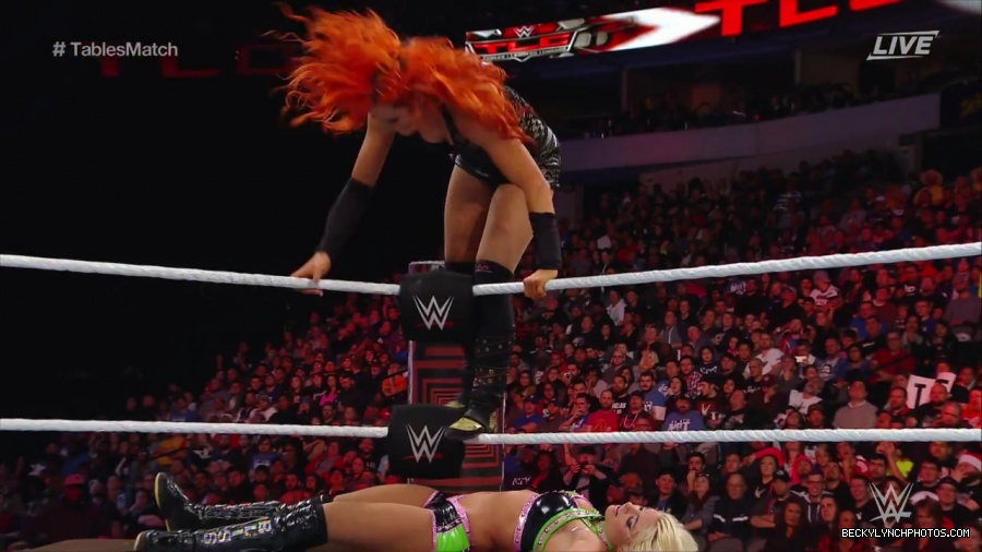 WWE_TLC_2016_PPV_720p_WEB_h264-HEEL_mp40974.jpg