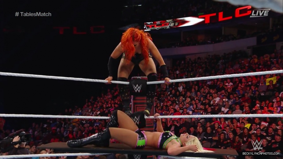 WWE_TLC_2016_PPV_720p_WEB_h264-HEEL_mp40975.jpg