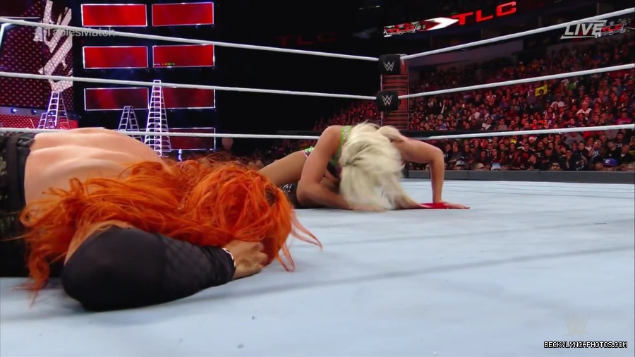 WWE_TLC_2016_PPV_720p_WEB_h264-HEEL_mp40999.jpg