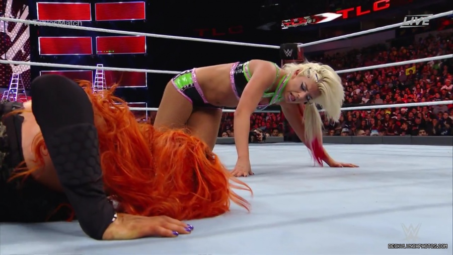 WWE_TLC_2016_PPV_720p_WEB_h264-HEEL_mp41000.jpg