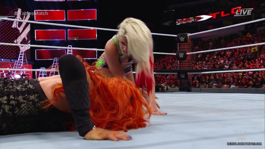 WWE_TLC_2016_PPV_720p_WEB_h264-HEEL_mp41001.jpg