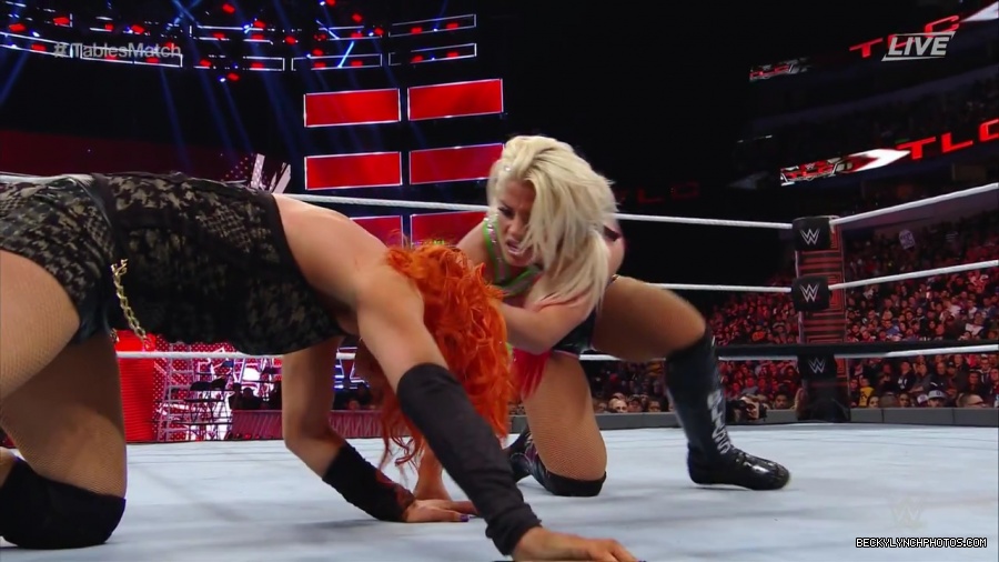WWE_TLC_2016_PPV_720p_WEB_h264-HEEL_mp41003.jpg
