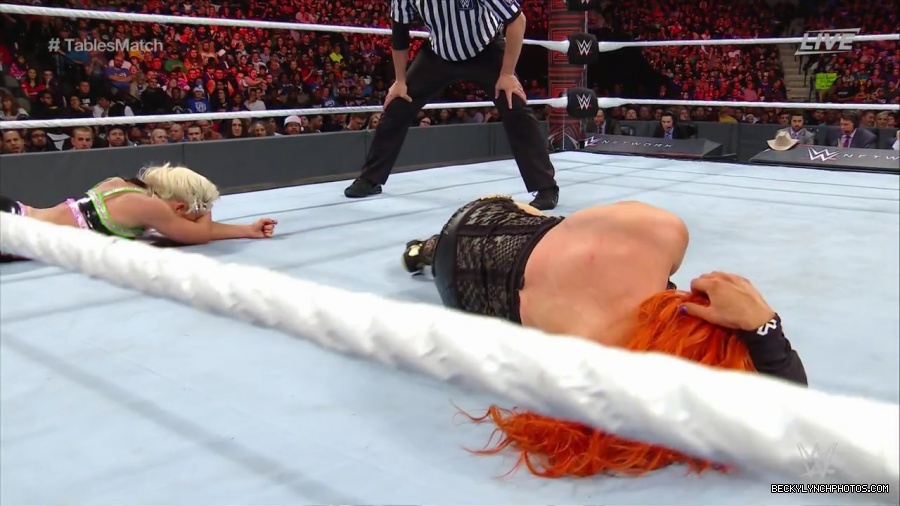WWE_TLC_2016_PPV_720p_WEB_h264-HEEL_mp41014.jpg