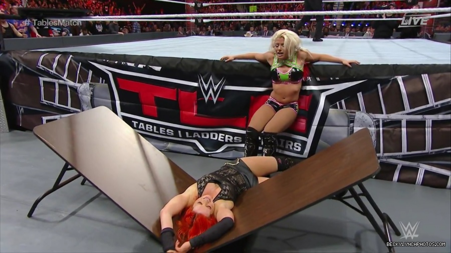 WWE_TLC_2016_PPV_720p_WEB_h264-HEEL_mp41061.jpg